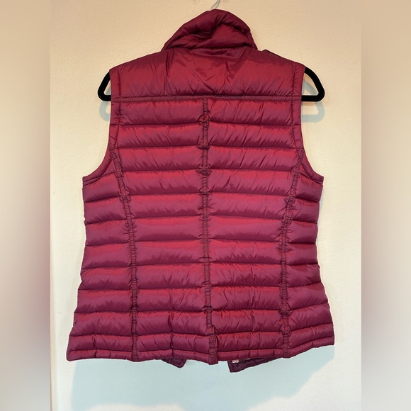 Burberry Women's Plum Quilted Vest - Picture 2 of 10